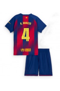 Barcelona Ronald Araujo #4 Jalkapallovaatteet Lasten Kotipeliasu 2025-26 Lyhythihainen (+ Lyhyet housut)